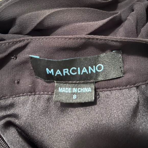 Black pleated skirt - Picture 2 of 4